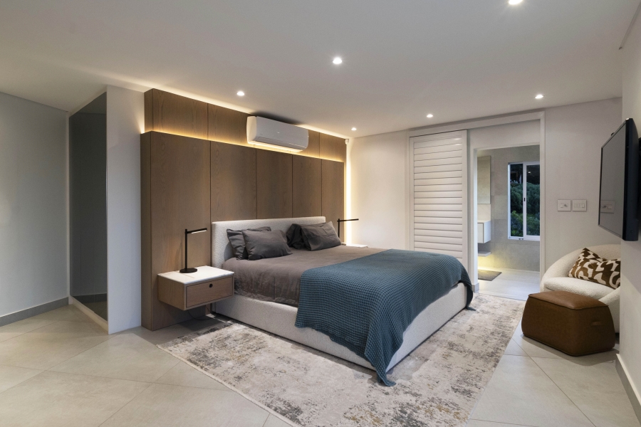 To Let 4 Bedroom Property for Rent in Llandudno Western Cape